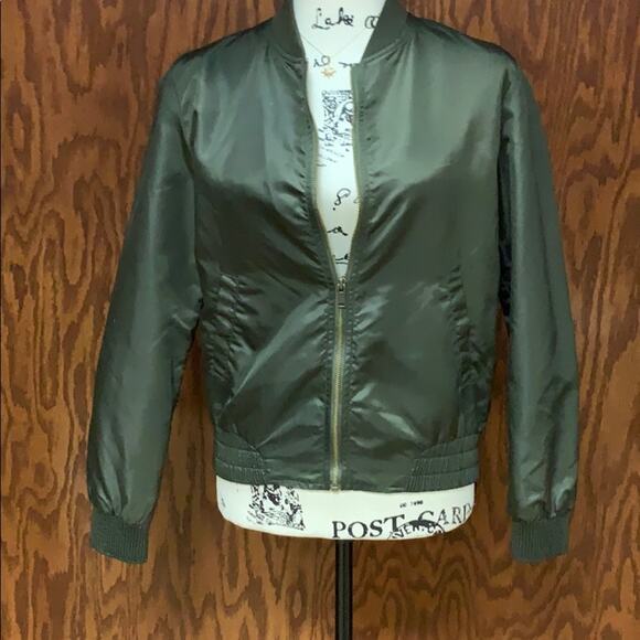 Forever 21 Jackets & Blazers - Forever 21 Green Bomber Jacket